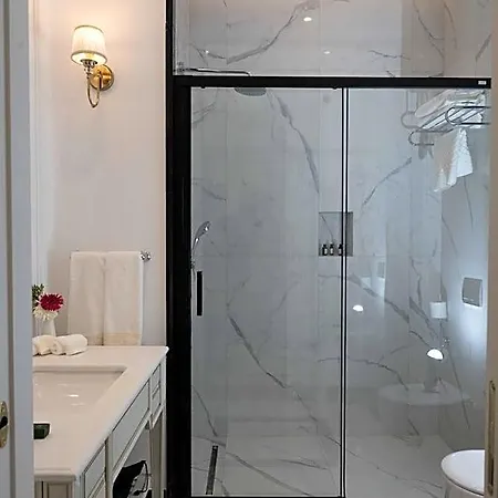 Anim Boutique فندق دنيزلي